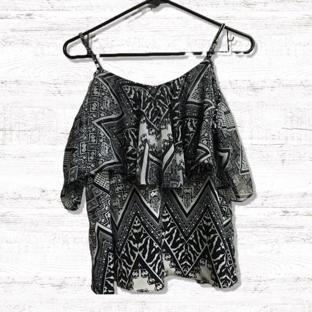 Xhilaration black and white shirt